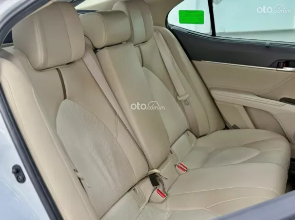 Toyota Camry 2.0Q 2023 - Hỗ trợ vay ngân hàng tối đa 60-70% với lãi suất tốt nhất