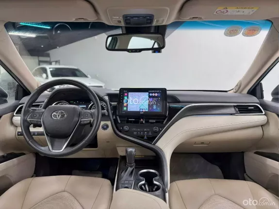 Toyota Camry 2.0Q 2023 - Hỗ trợ vay ngân hàng tối đa 60-70% với lãi suất tốt nhất