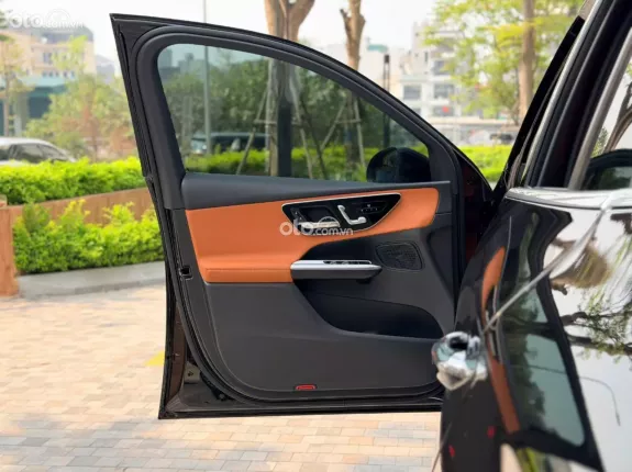 Mercedes-Benz GLC 200 4Matic 2025 - Xe siêu lướt 5.800 km, giá tốt liên hệ em
