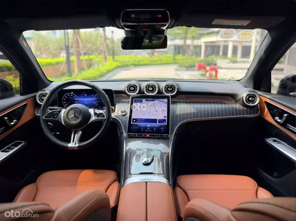Mercedes-Benz GLC 200 4Matic 2025 - Xe siêu lướt 5.800 km, giá tốt liên hệ em
