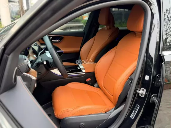 Mercedes-Benz C200 Avantgarde Plus 2022 - Xe đăng ký lần đầu 2023, siêu lướt