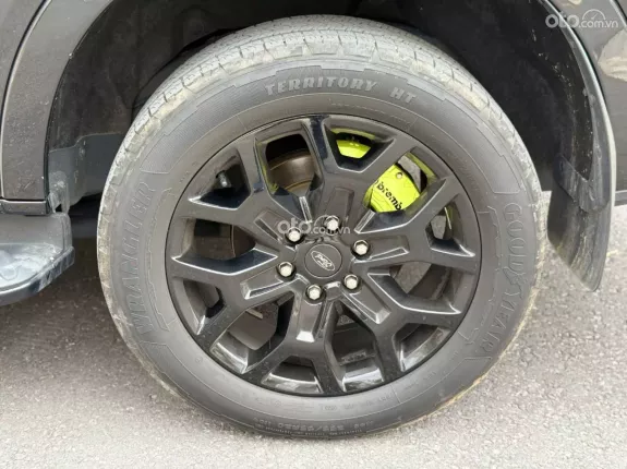 Ford Everest Titanium 2.0 AT 4x2 2023 - Xe đẹp full bảo dưỡng hãng