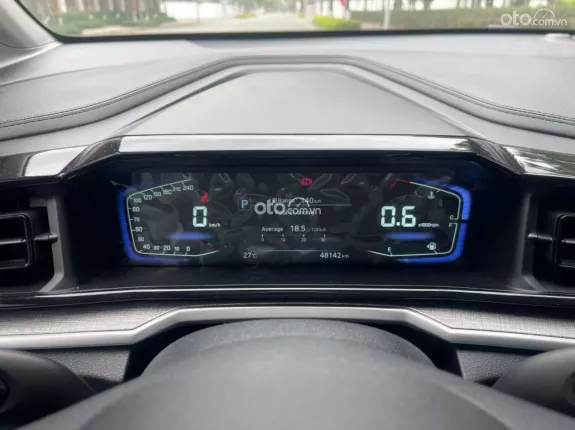 Hyundai Custin 1.5T-GDi Tiêu chuẩn 2023 - Mẫu mpv đang dụng