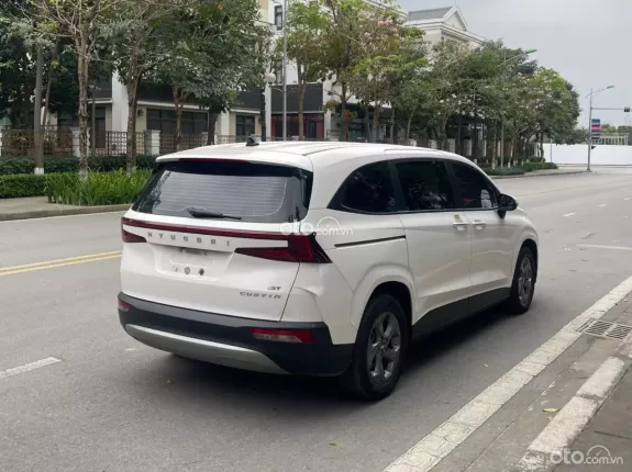Hyundai Custin 1.5T-GDi Tiêu chuẩn 2023 - Mẫu mpv đang dụng