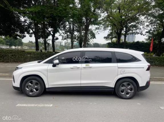Hyundai Custin 1.5T-GDi Tiêu chuẩn 2023 - Mẫu mpv đang dụng