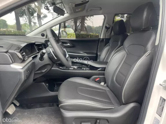 Hyundai Custin 1.5T-GDi Tiêu chuẩn 2023 - Mẫu mpv đang dụng