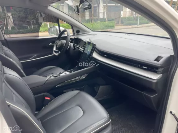 Hyundai Custin 1.5T-GDi Tiêu chuẩn 2023 - Mẫu mpv đang dụng