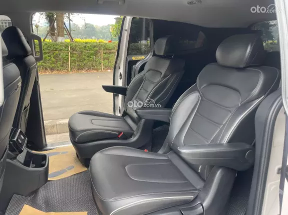 Hyundai Custin 1.5T-GDi Tiêu chuẩn 2023 - Mẫu mpv đang dụng