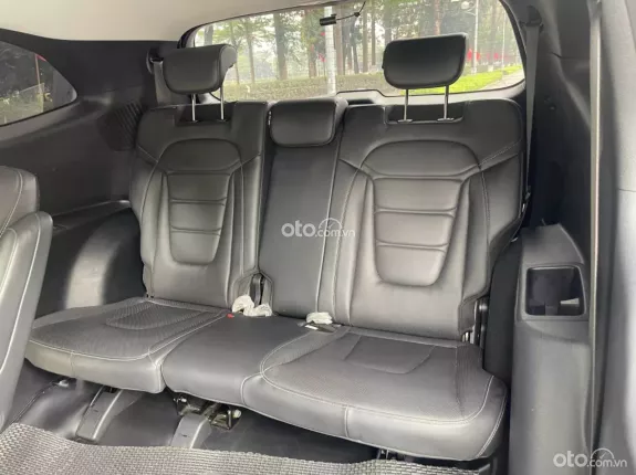 Hyundai Custin 1.5T-GDi Tiêu chuẩn 2023 - Mẫu mpv đang dụng