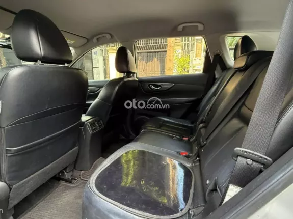 Nissan X trail 2.0 2WD 2016 - 7 chỗ