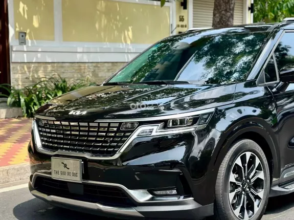 Kia Carnival 2.2D Signature 2023 - Signature bản cao nhất, ODO siêu thấp, giá cực tốt
