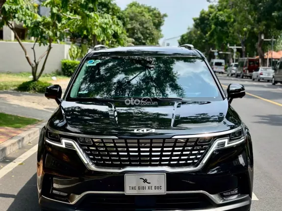 Kia Carnival 2.2D Signature 2023 - Signature bản cao nhất, ODO siêu thấp, giá cực tốt
