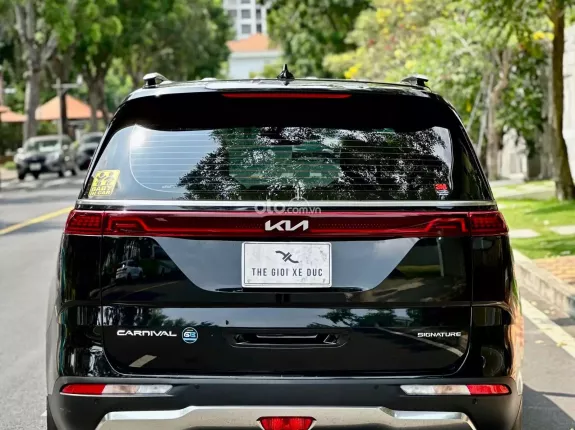 Kia Carnival 2.2D Signature 2023 - Signature bản cao nhất, ODO siêu thấp, giá cực tốt