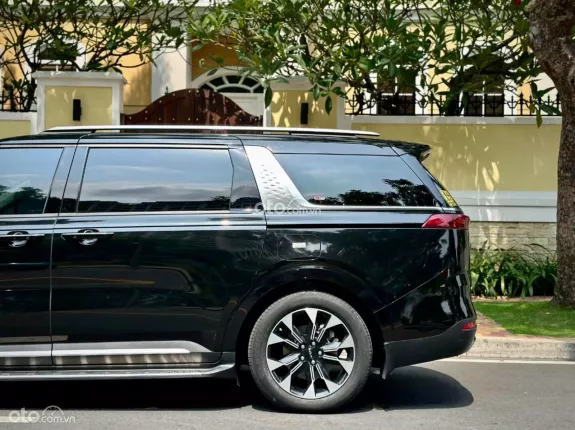 Kia Carnival 2.2D Signature 2023 - Signature bản cao nhất, ODO siêu thấp, giá cực tốt