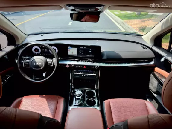 Kia Carnival 2.2D Signature 2023 - Signature bản cao nhất, ODO siêu thấp, giá cực tốt