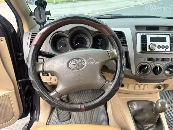 Toyota Hilux 2.5E 4x2 MT 2009 - Toyota Hilux 2.5 4x2 MT 2009