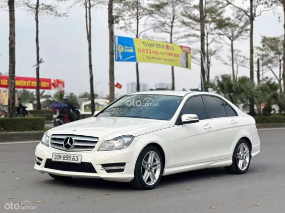 Mercedes-Benz C300 AMG 2011 - Nội ngoại thất rất mới