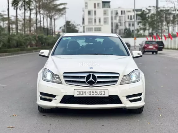 Mercedes-Benz C300 AMG 2011 - Nội ngoại thất rất mới