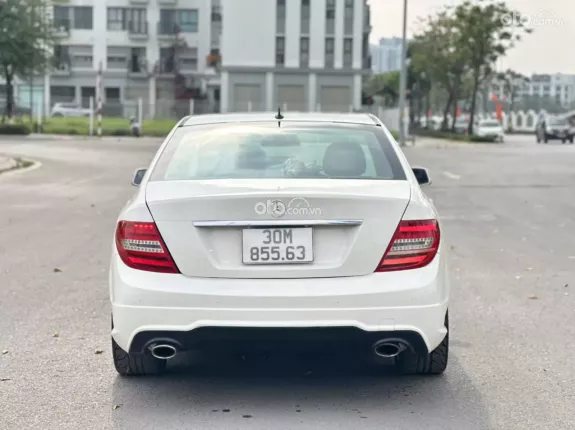Mercedes-Benz C300 AMG 2011 - Nội ngoại thất rất mới