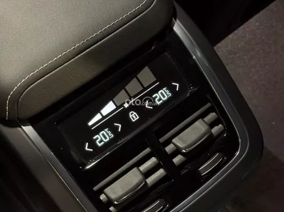 Volvo XC60 B6 AWD Inscription 2022 - Bản Thể Thao