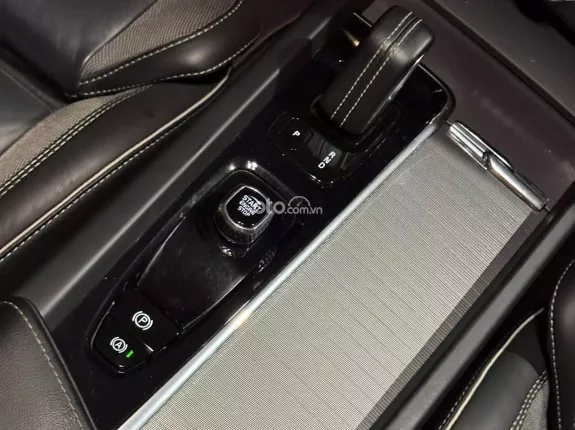 Volvo XC60 B6 AWD Inscription 2022 - Bản Thể Thao