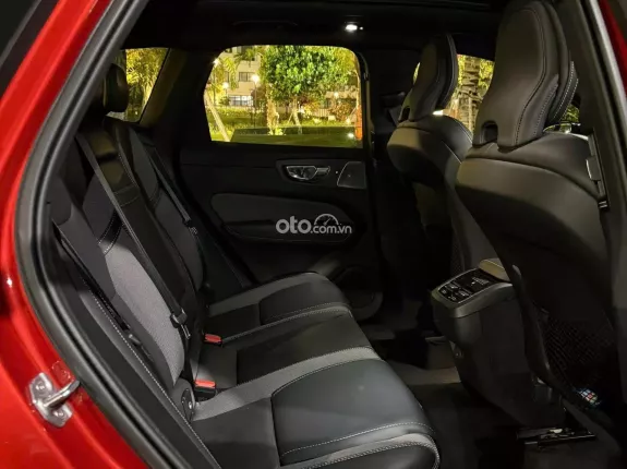 Volvo XC60 B6 AWD Inscription 2022 - Bản Thể Thao