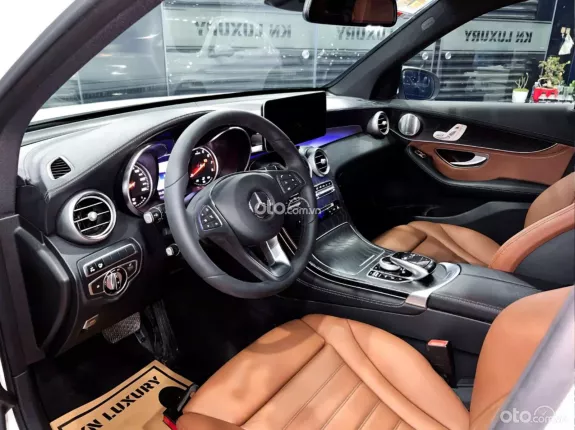 Mercedes-Benz GLC 300 4Matic 2018 - Model 2018