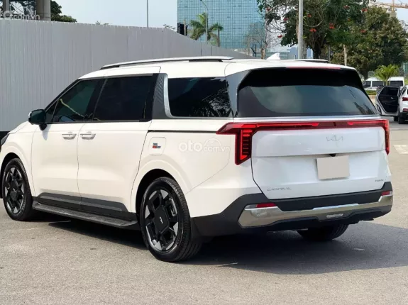 Kia Carnival 2.2D Premium 2025 - Siêu lướt, full công nghệ