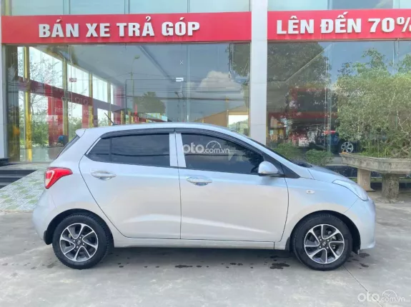 Hyundai Grand i10 Hatchback 1.2 MT Base 2020 - Lên Full đồ, ODO ít, Zin cả sơn