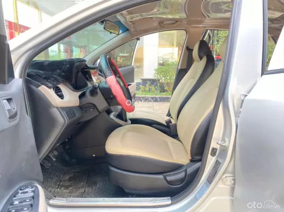 Hyundai Grand i10 Hatchback 1.2 MT Base 2020 - Lên Full đồ, ODO ít, Zin cả sơn