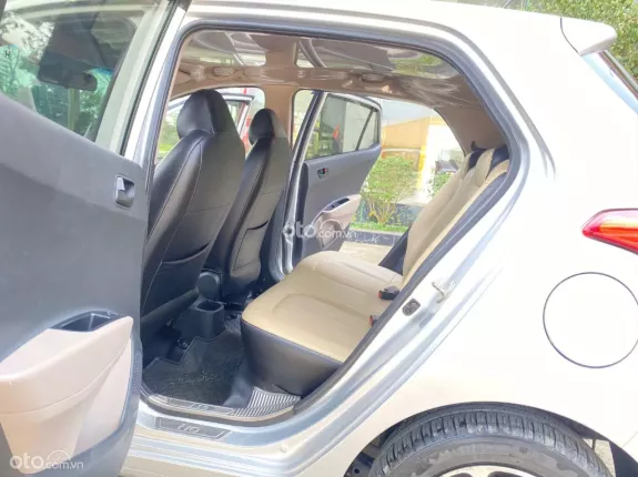 Hyundai Grand i10 Hatchback 1.2 MT Base 2020 - Lên Full đồ, ODO ít, Zin cả sơn