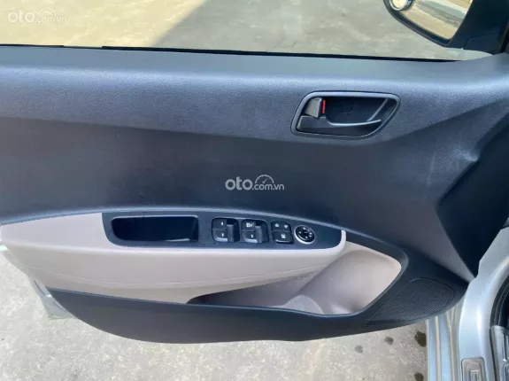 Hyundai Grand i10 Hatchback 1.2 MT Base 2020 - Lên Full đồ, ODO ít, Zin cả sơn