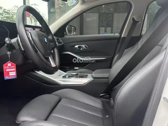 BMW 320i Sport Line 2023 - Giá tốt nhất thị trường, bank 70%