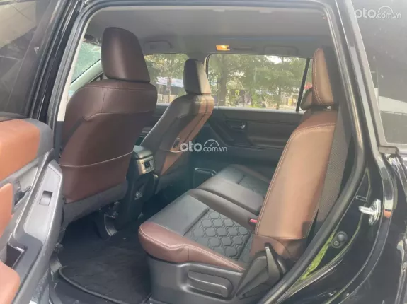Toyota Innova Cross Xăng 2025 - Odo 1.4v km cực đẹp