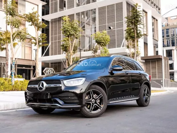 Mercedes-Benz GLC 300 4Matic 2021 - Model 2022, Xe màu đen nội thất kem