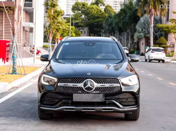 Mercedes-Benz GLC 300 4Matic 2021 - Model 2022, Xe màu đen nội thất kem