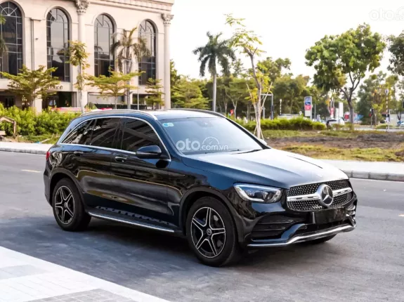 Mercedes-Benz GLC 300 4Matic 2021 - Model 2022, Xe màu đen nội thất kem