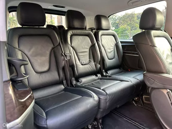 Mercedes-Benz V250 Avantgarde 2016 - Xe đẹp model 2017. Màu xám nội thất đen