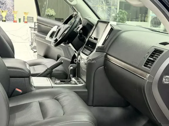 Toyota Land Cruiser VX 4.6 V8 2019 - Xe tư nhân chính chủ