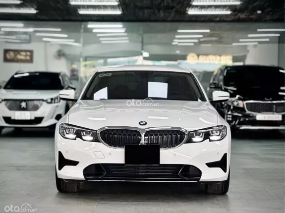 BMW 320i Sport Line 2021 - Xe cực đẹp, màu trắng nội thất đen