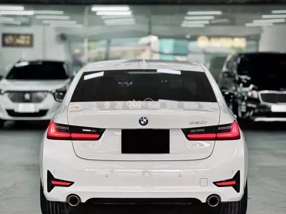 BMW 320i Sport Line 2021 - Xe cực đẹp, màu trắng nội thất đen