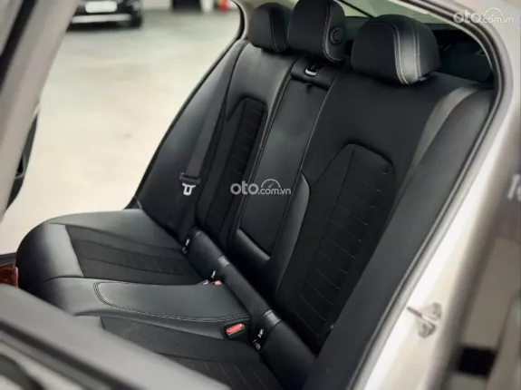 BMW 320i Sport Line 2021 - Xe cực đẹp, màu trắng nội thất đen