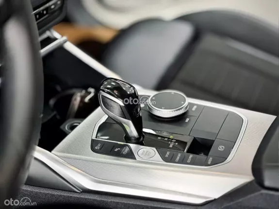 BMW 320i Sport Line 2021 - Xe cực đẹp, màu trắng nội thất đen