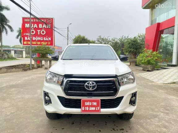 Toyota Hilux 2.4E 4×2 AT 2020 - Bán xe bán tải siêu lướt 1 chủ duy nhất, Zin tuyệt đối