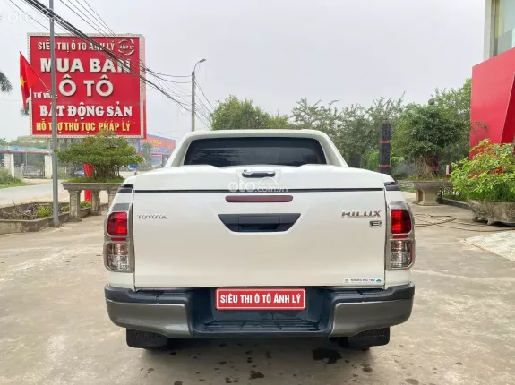 Toyota Hilux 2.4E 4×2 AT 2020 - Bán xe bán tải siêu lướt 1 chủ duy nhất, Zin tuyệt đối