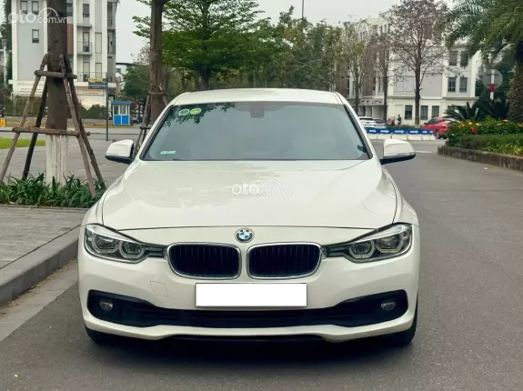 BMW 320i Executive 2015 - BMW 320i sx2015 trắng nội thất đen siêu đẹp