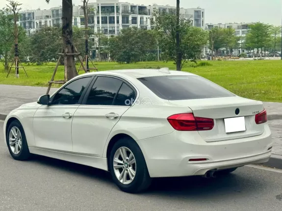 BMW 320i Executive 2015 - BMW 320i sx2015 trắng nội thất đen siêu đẹp