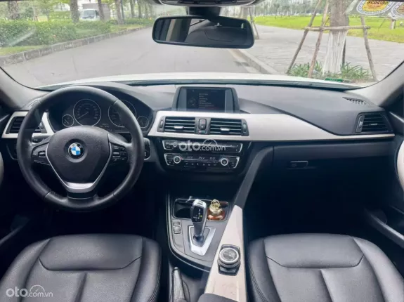 BMW 320i Executive 2015 - BMW 320i sx2015 trắng nội thất đen siêu đẹp