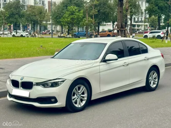 BMW 320i Executive 2015 - BMW 320i sx2015 trắng nội thất đen siêu đẹp
