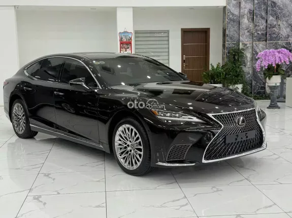 Lexus LM500h 4 ghế 2025 - Biển Hà Nội